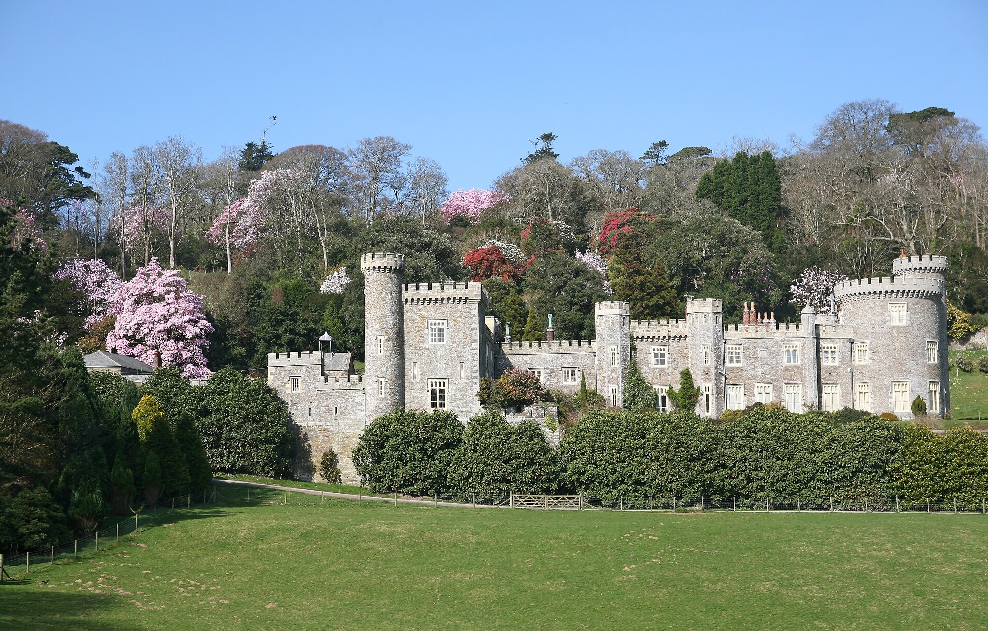 Castles in Cornwall - Caerhays Castle