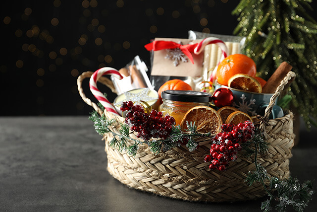 Christmas hamper, welcome gift when preparing your holiday home for Christmas