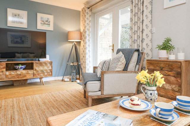 The lounge at Breeze Cottage, Falmouth